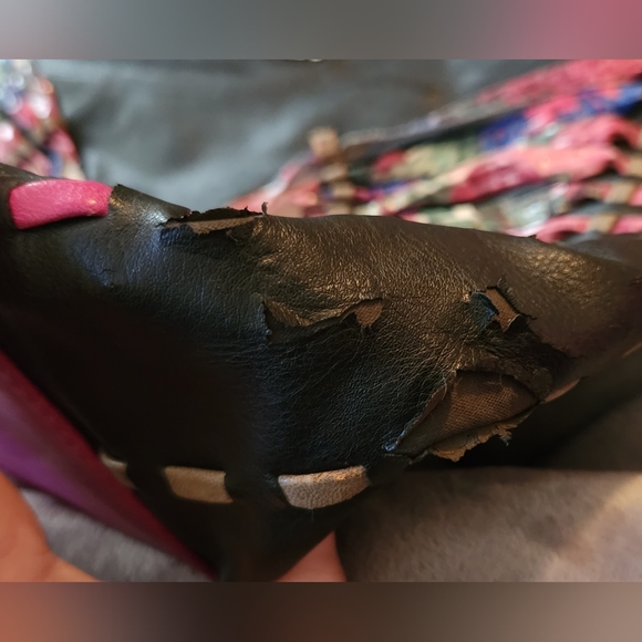 Nicole Lee Black Flower MultiColor Butterfly Shoulder Bag - Picture 15 of 16